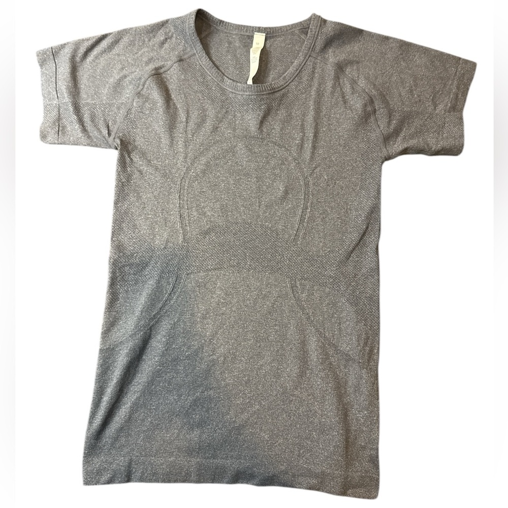 Women’s Lululemon Run Swiftly Tech Short Sleeve Crew - 10
Dark Gray